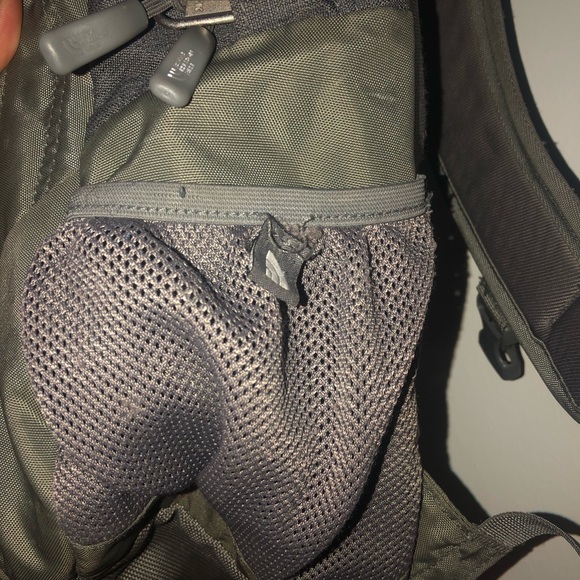 North Face backpack - Picture 5 of 8